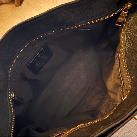 Coach Black Turnlock Chain Pebble Leather Tote Bag (57107) EUC - Picture 4 of 5